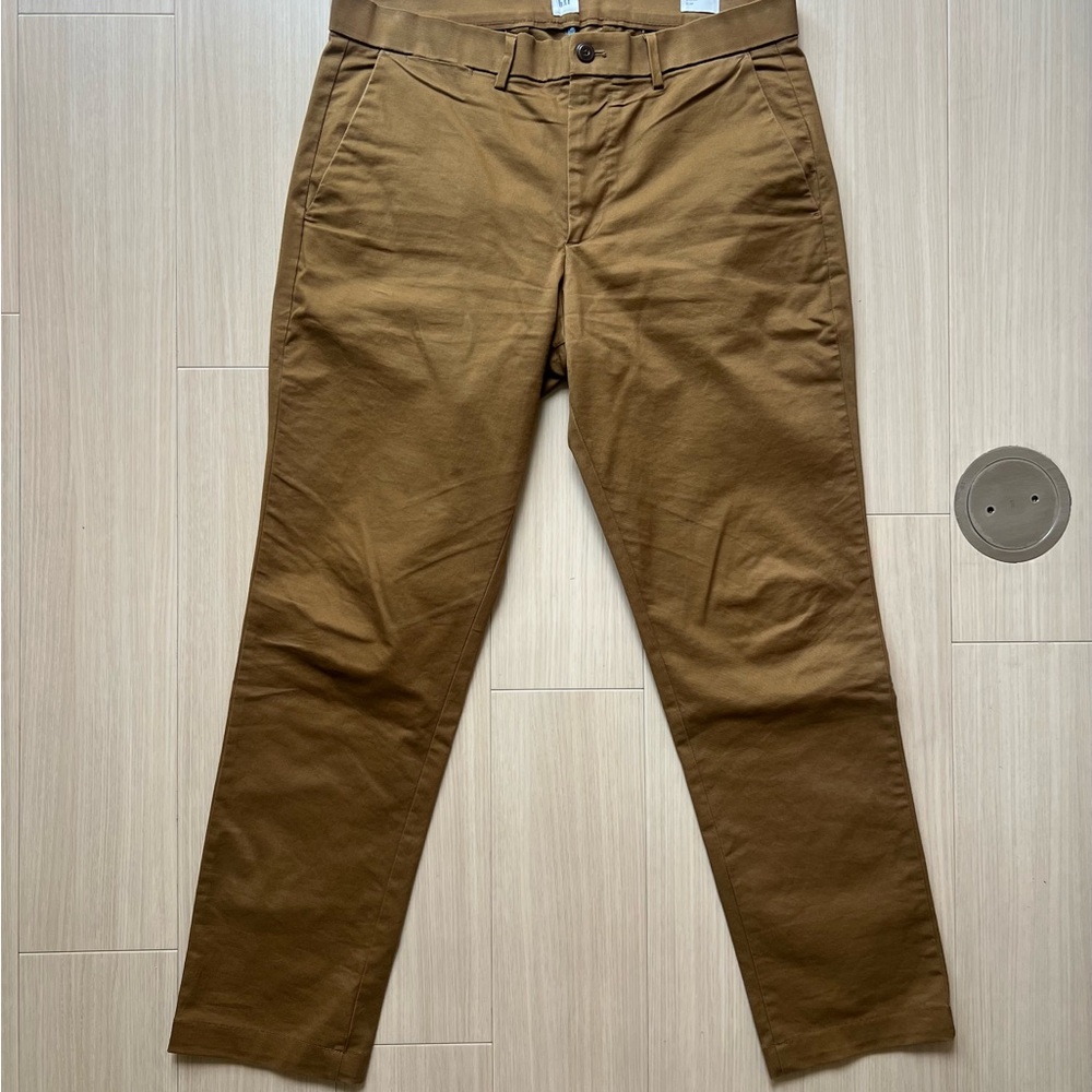 Men's GAP Khaki Pants